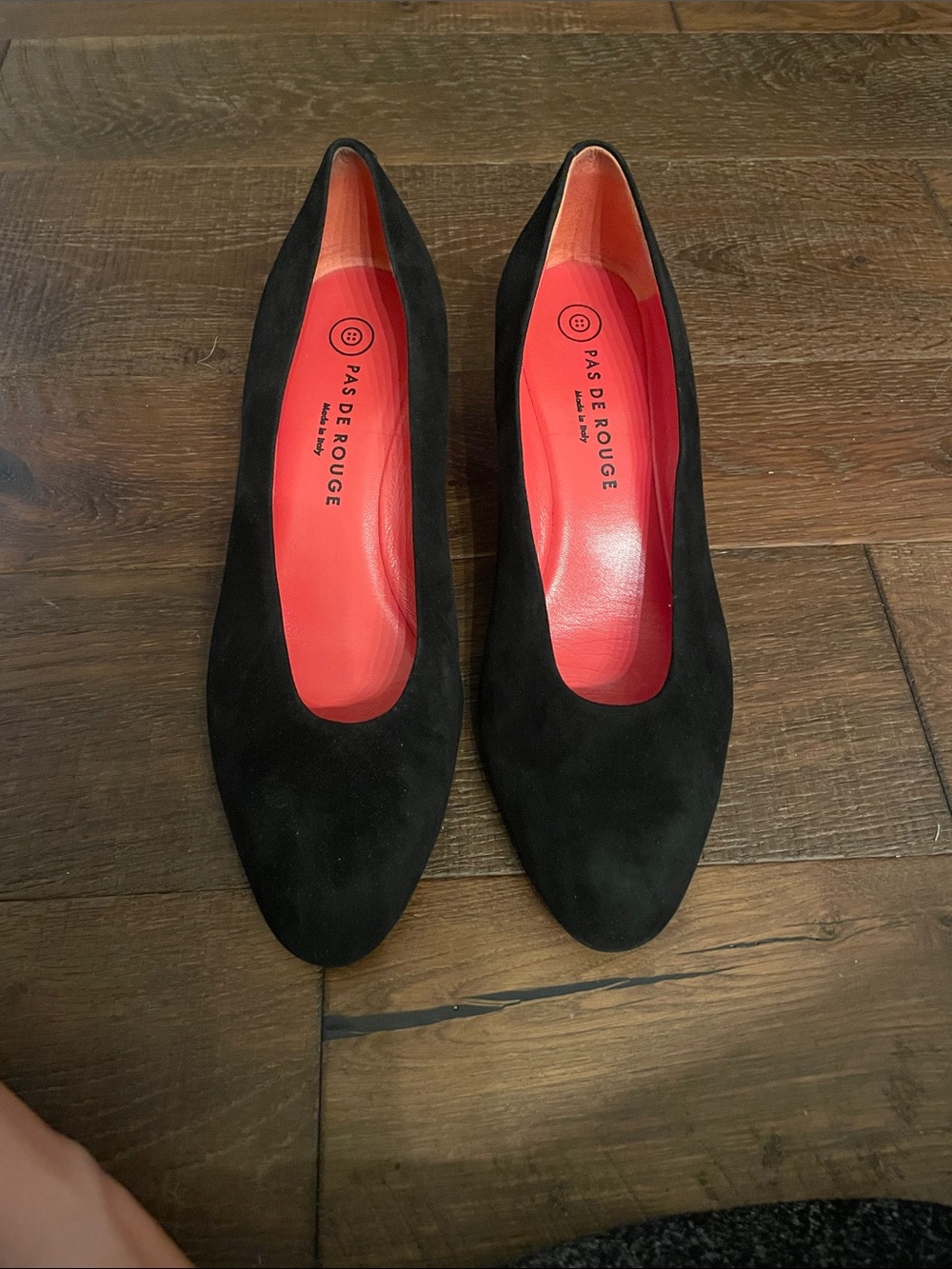 Pas de Rouge Black Suede Pumps with Red Insole